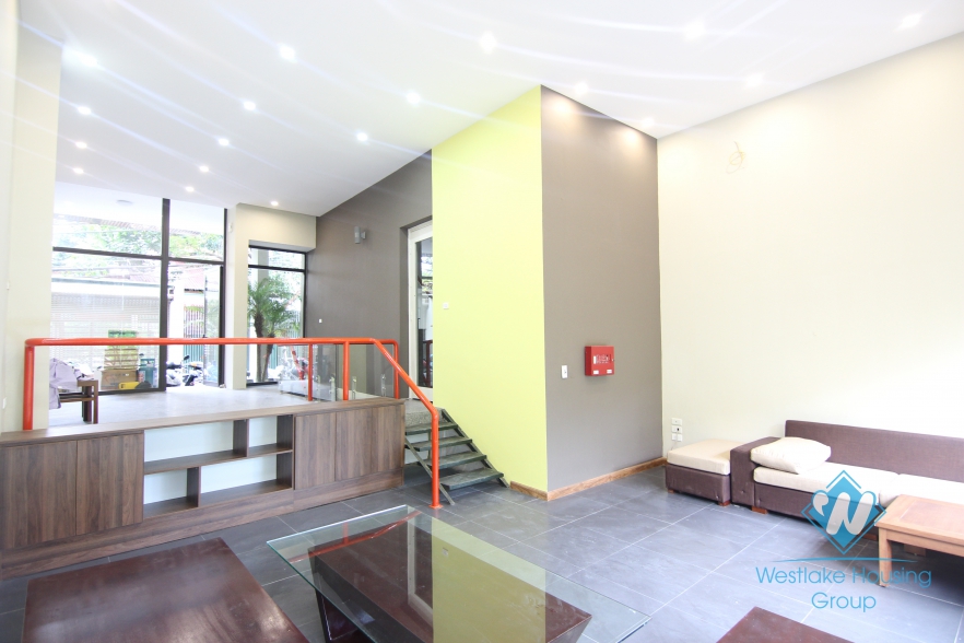 Office for lease on To Ngoc Van street, Tay Ho district